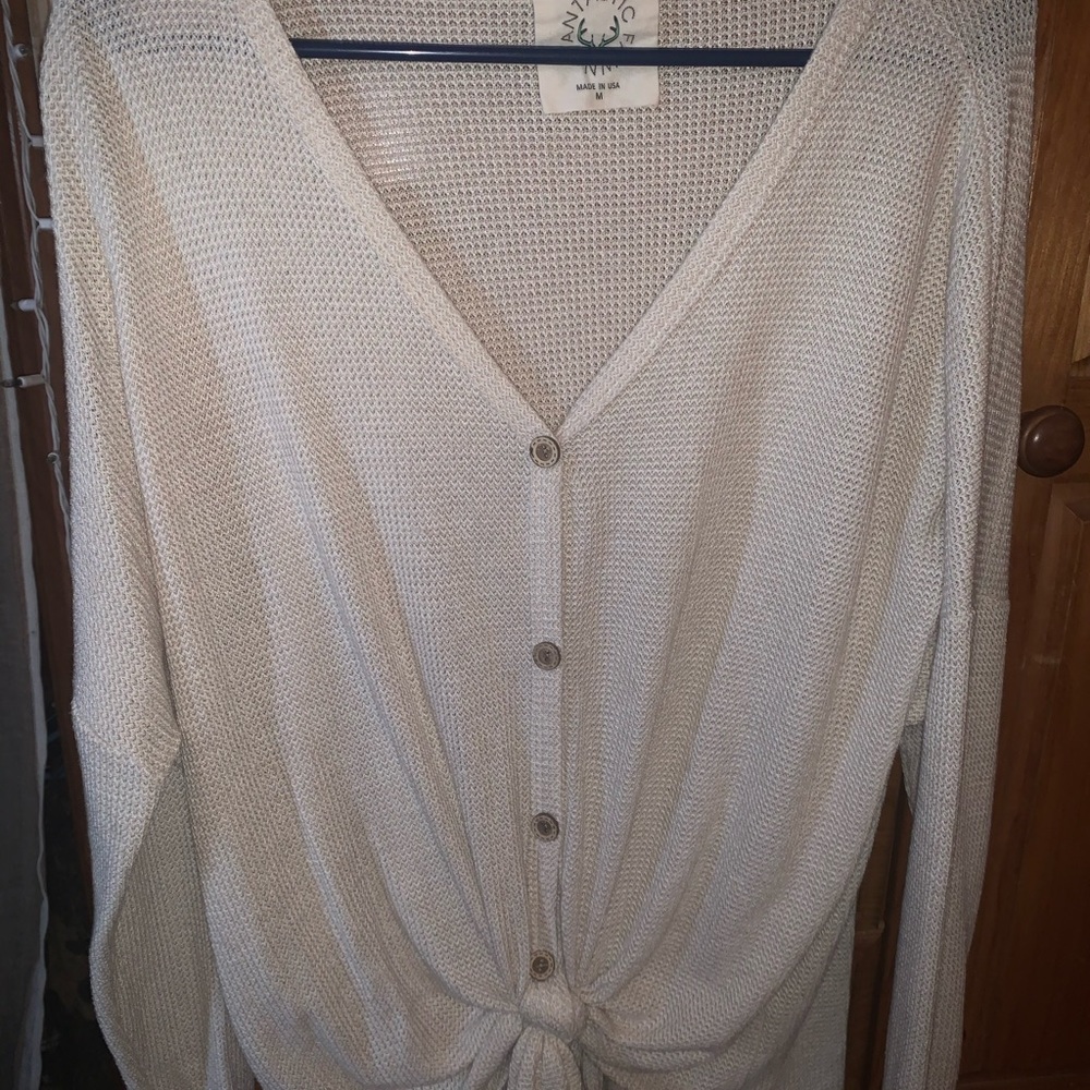 Creme colored tie front top!